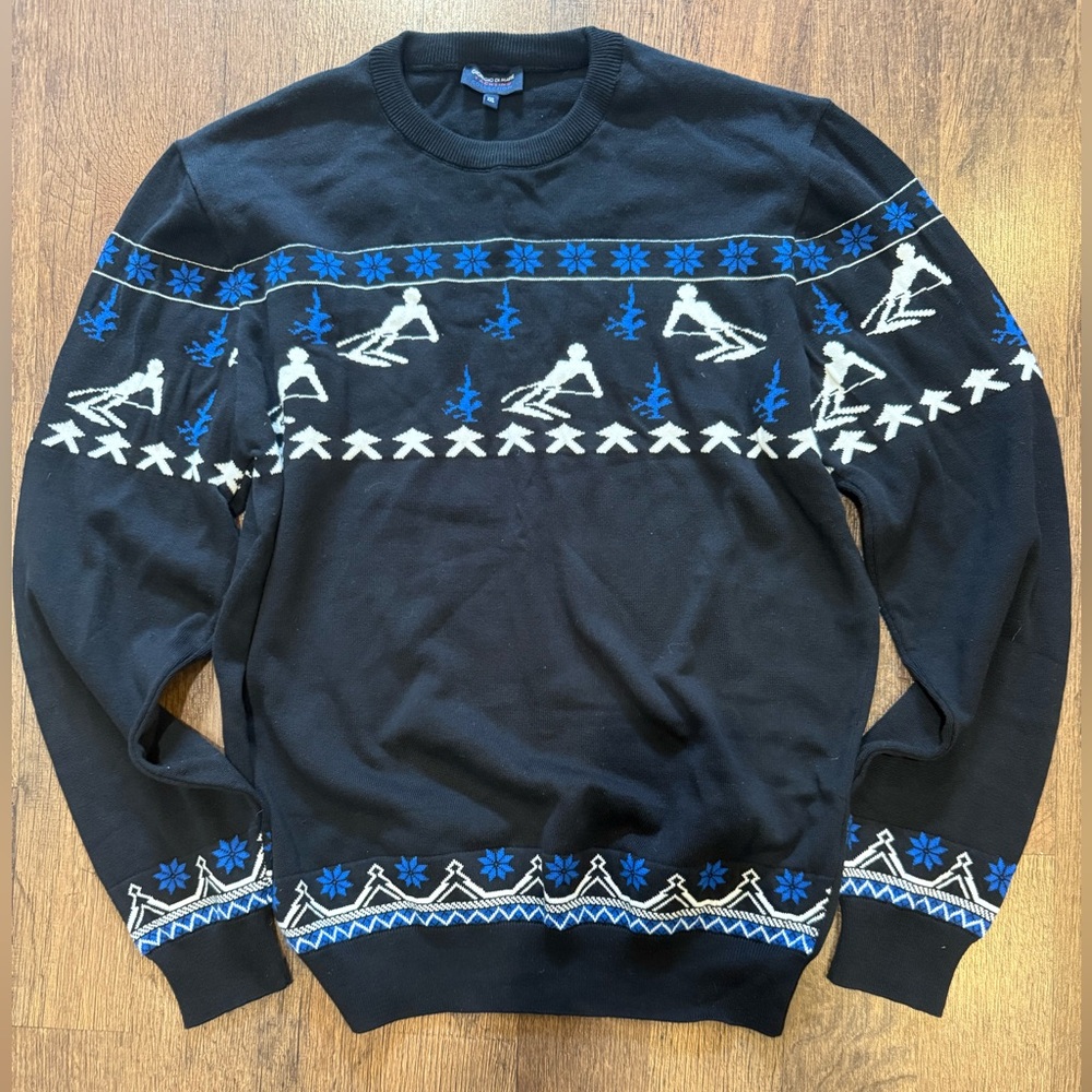 Stylish Black and Blue Crewneck Sweater
